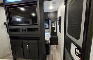 AR's 2022 coachmen freedom express 258bhs