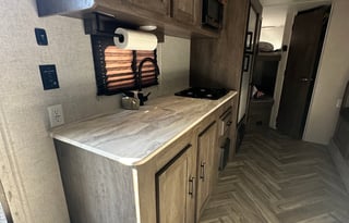 Turn Key stocked 33' bunk house travel Trailer