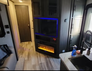 CrossRoads RV Cruiser Aire CR33BHB