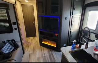 2022 CrossRoads RV Cruiser Aire CR33BHB