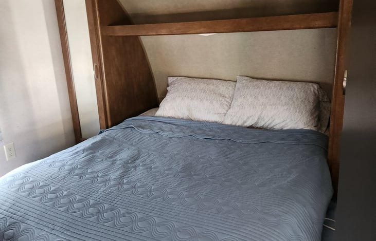 Queen bed