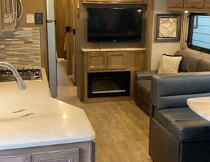 Thor Motor Coach Miramar 37.1