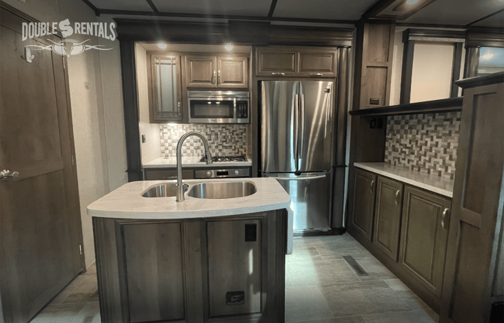 Kitchen with center island