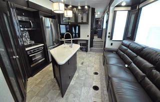 2017 Heartland Road Warrior 425