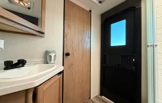 6 beds. Clean. Outdoor Living. Delivered & set-up