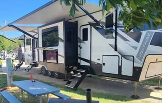 2021 Dutchmen RV Voltage 3915