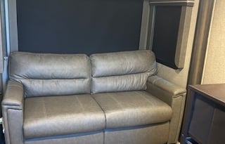 Family-sized 2022 5th Wheel