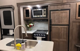 Cozy Coast Escape: 2020 Rockwood Ultra Lite 2888WS