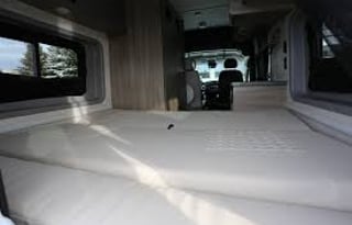 2021 winnebago solis 59p