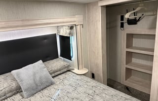 Hamilton's Hangout 3- Bunkhouse Beauty-NO PETS