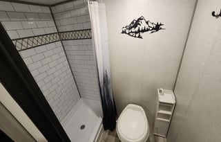 2023 Coleman 17B Easy tow Pet Friendly