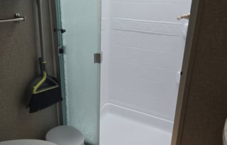 Off-Grid Fifth Wheel | Solar | 400Ah | Inverter