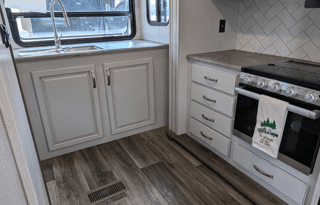 goFAR! 2021 Keystone Cougar 22MLS. Fully Equipped!