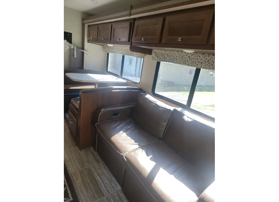 Class C Motor Home rentals in Allouez