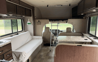 Family Fun & Pet Friendly 2020 Thor Chateau 30D
