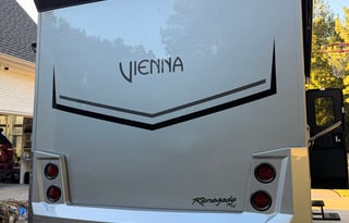 Luxury Mercedes-Benz Sprinter | Renegade Vienna