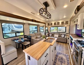 Forest River RV Crusader 335RLP