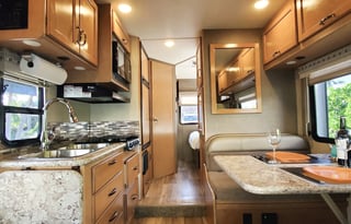 Thor Motor Coach Four Winds 24 Ft.- EARLY PICK UP