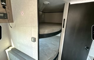 Family Jayco RV sleeps 10