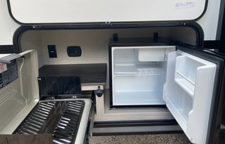 Family friendly 25' RV Trailer with everything you need for an amazing time