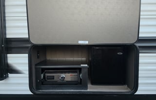 J&J RV Rentals Grand Design