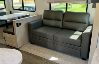 Adventure-Ready! 2023 Shadow Cruiser 280QBS