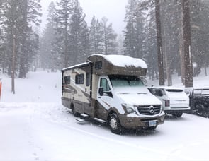 Winnebago Navion 24J