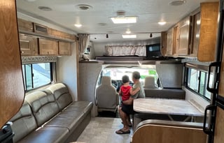 Festival Friendly RV Rental Sleeps 6