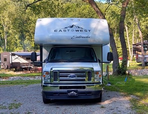 EAST TO WEST Entrada 2200S