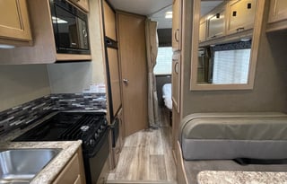 2018 Thor Motor Coach Four Winds 22B “Let’s Go!”