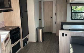 2023 Cruiser Shadow Cruiser 280QBS