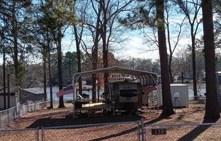Rose Hideaway RV Rental on the Lake
