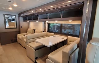 2022 Thor Motor Coach - Palazzo 37.5