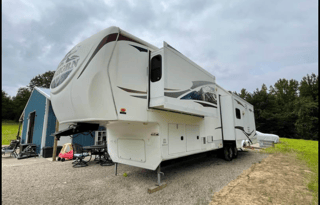 2010 Heartland Bighorn 3580RL