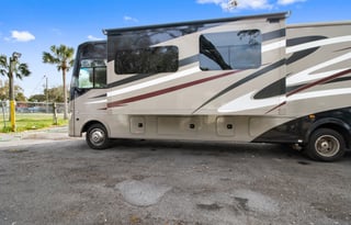 Mirada 1 | Unlimited Mileage & Generator Use