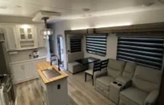 Stationary spot-2022 Prime Time RV Crusader 382MBH