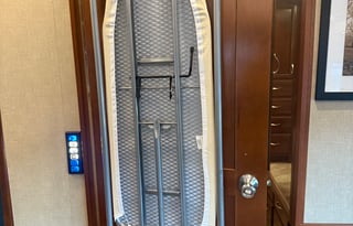 Chief Carl's Caravan- 2016 Fleetwood Bounder 35K