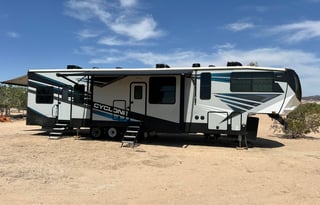 2022 Heartland Cyclone 4006-Toy Hauler, 13' Garage