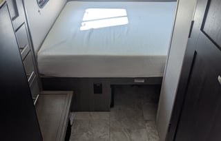 Cozy R-Pod Retreat