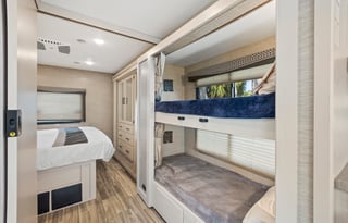 Thor ACE RV: Bunk Beds, Pet-Friendly, Loaded