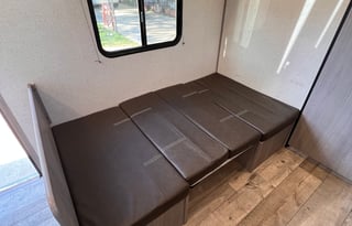 2023 Coleman Lantern LT 17R