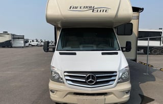 2018 Thor Freedom Elite 24FE – Easy to Drive