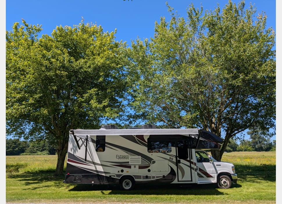Class C Motor Home rentals in arlington