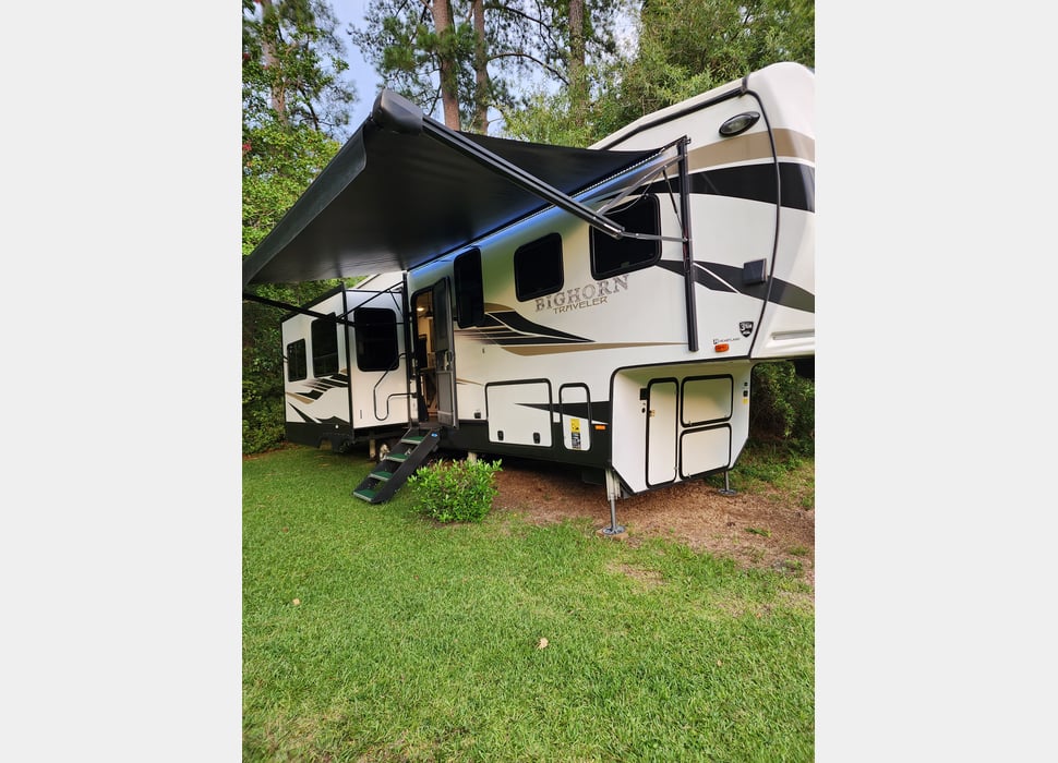 Fifth Wheel rentals in Raeford