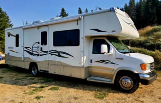 Beautiful, Spacious, Easy Driving Winnebago!
