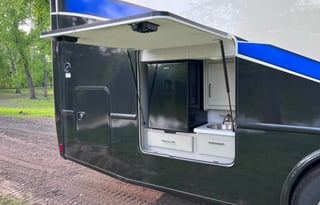 Large Luxury RV with Bunkbeds, Delivery Offered!