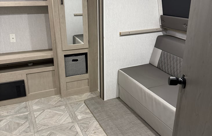 Back bedroom. To the right.