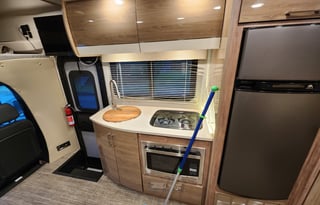 2021 Entegra Coach Qwest 24L