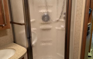 2008 Winnebago Adventurer 33C