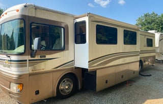 2000 Fleetwood RV Bounder Diesel 39z